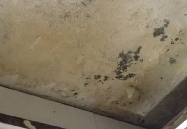 塔河阳台漏水维修公司分享下塔河卫生间渗水维修需要注意哪些问题。